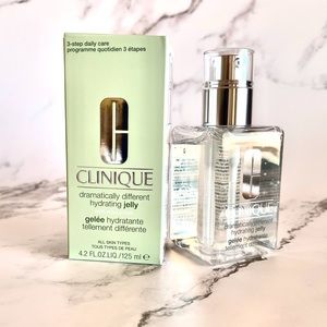 Clinique Dramatically Different Hydrating Jelly